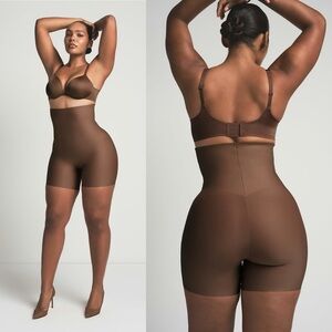 SKIMS CORE SCULPT HIGH-WAISTED SHORT Size M Jasper